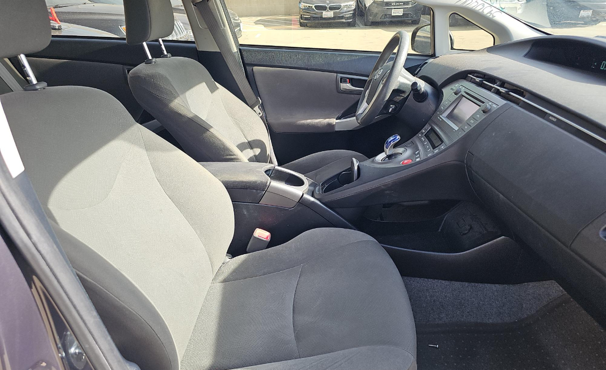 Toyota Prius 5dr HB Three (Natl) 2012