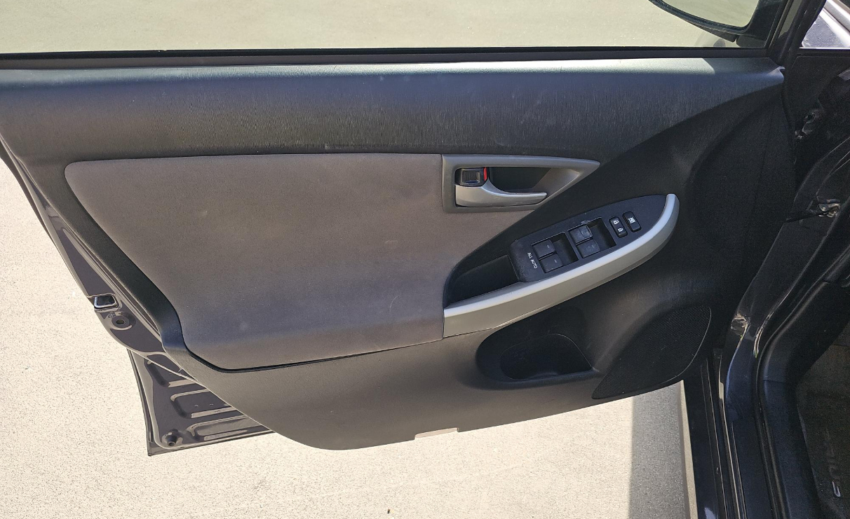 Toyota Prius 5dr HB Three (Natl) 2012