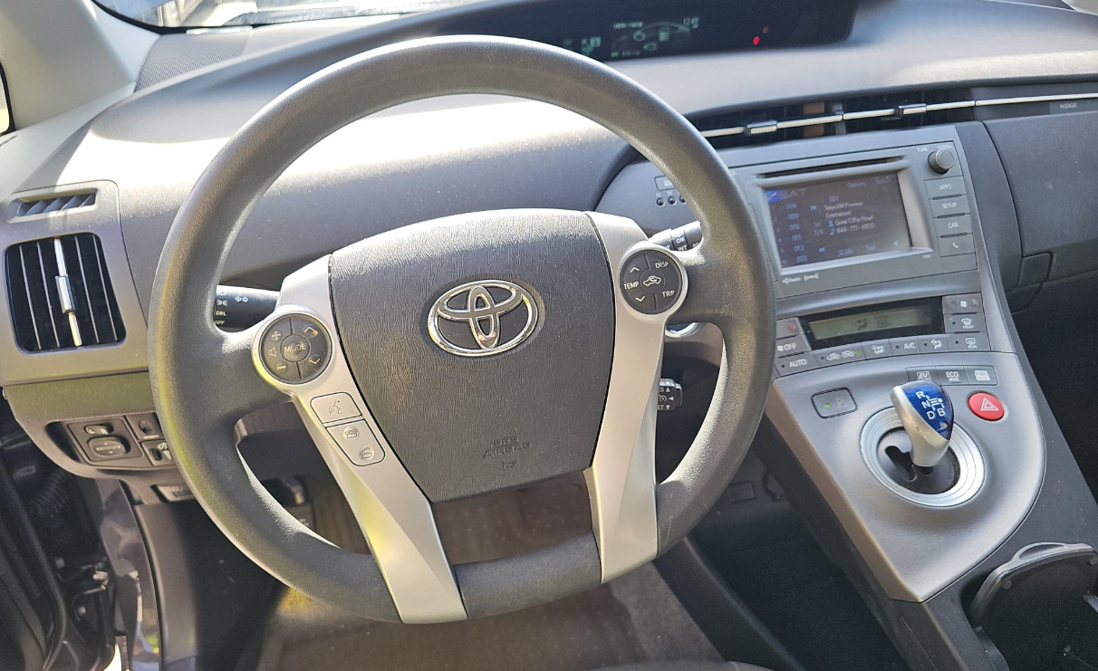 Toyota Prius 5dr HB Three (Natl) 2012