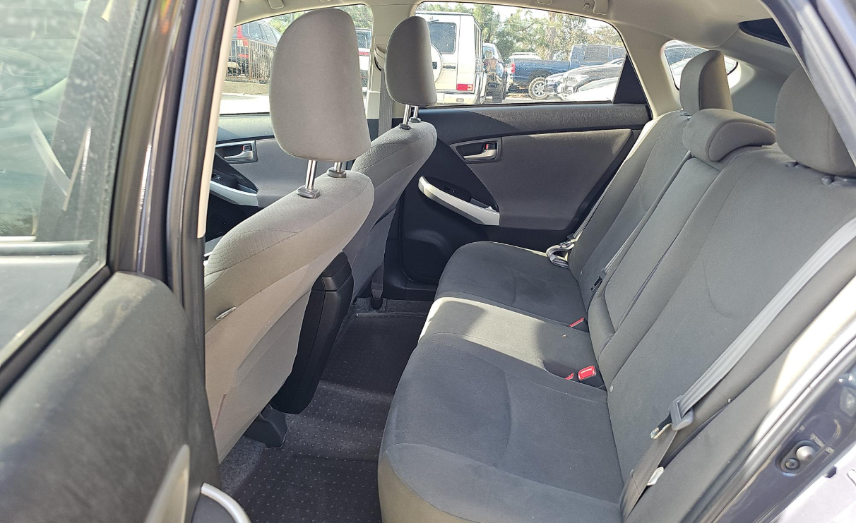 Toyota Prius 5dr HB Three (Natl) 2012