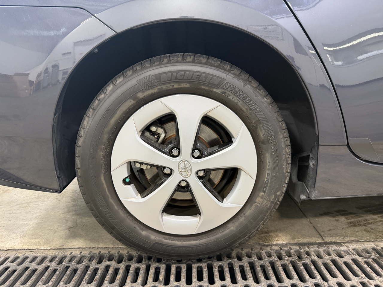 Toyota Prius 5dr HB Three (Natl) 2012