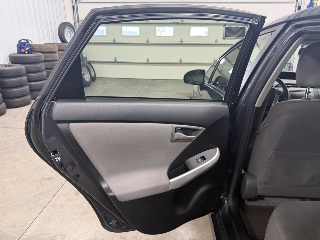 Toyota Prius 5dr HB Three (Natl) 2012