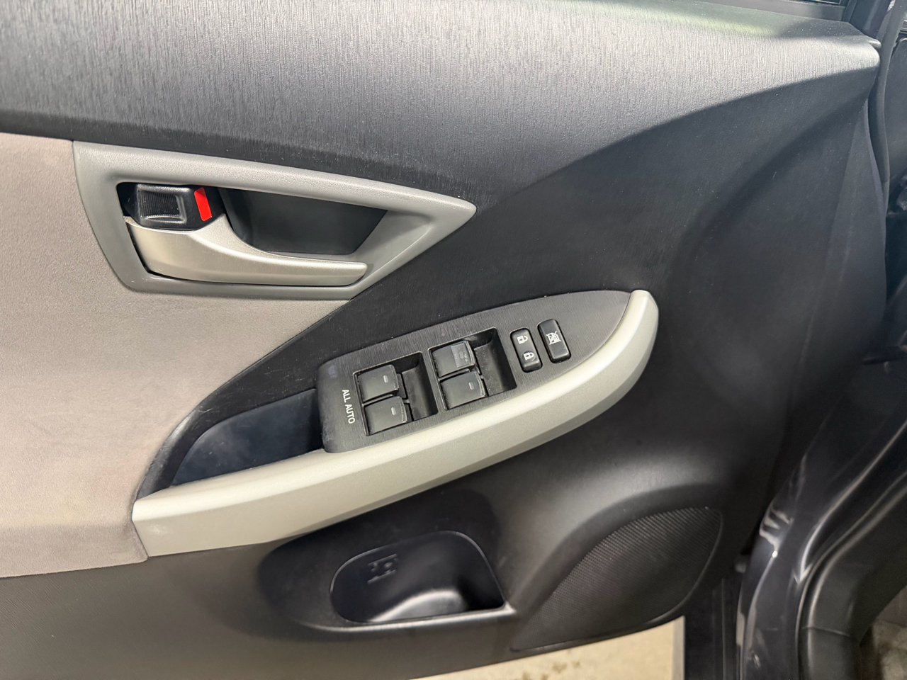 Toyota Prius 5dr HB Three (Natl) 2012