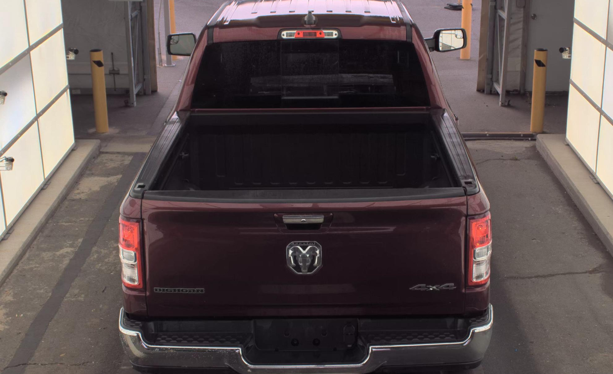 RAM 1500 Big Horn 4x4 Crew Cab 5'7" Box 2020