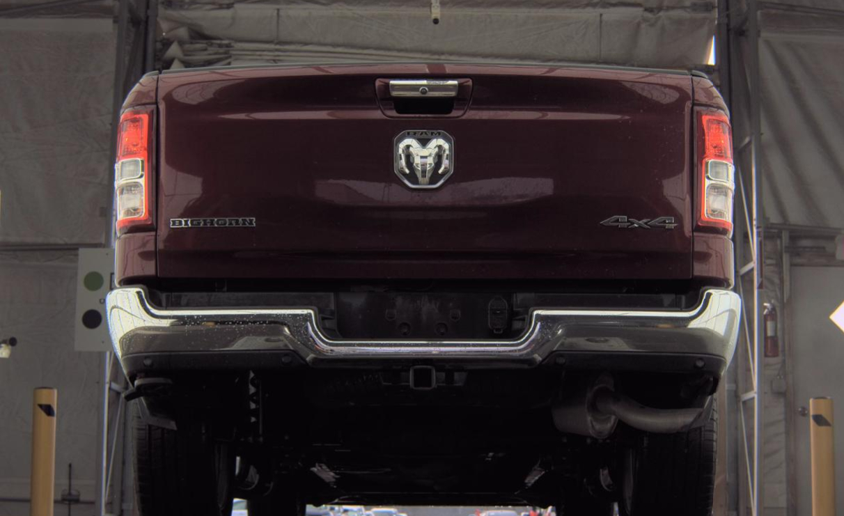 RAM 1500 Big Horn 4x4 Crew Cab 5'7" Box 2020