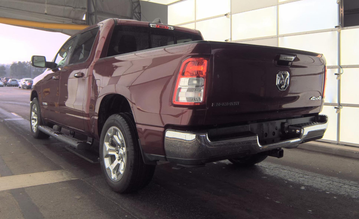 RAM 1500 Big Horn 4x4 Crew Cab 5'7" Box 2020