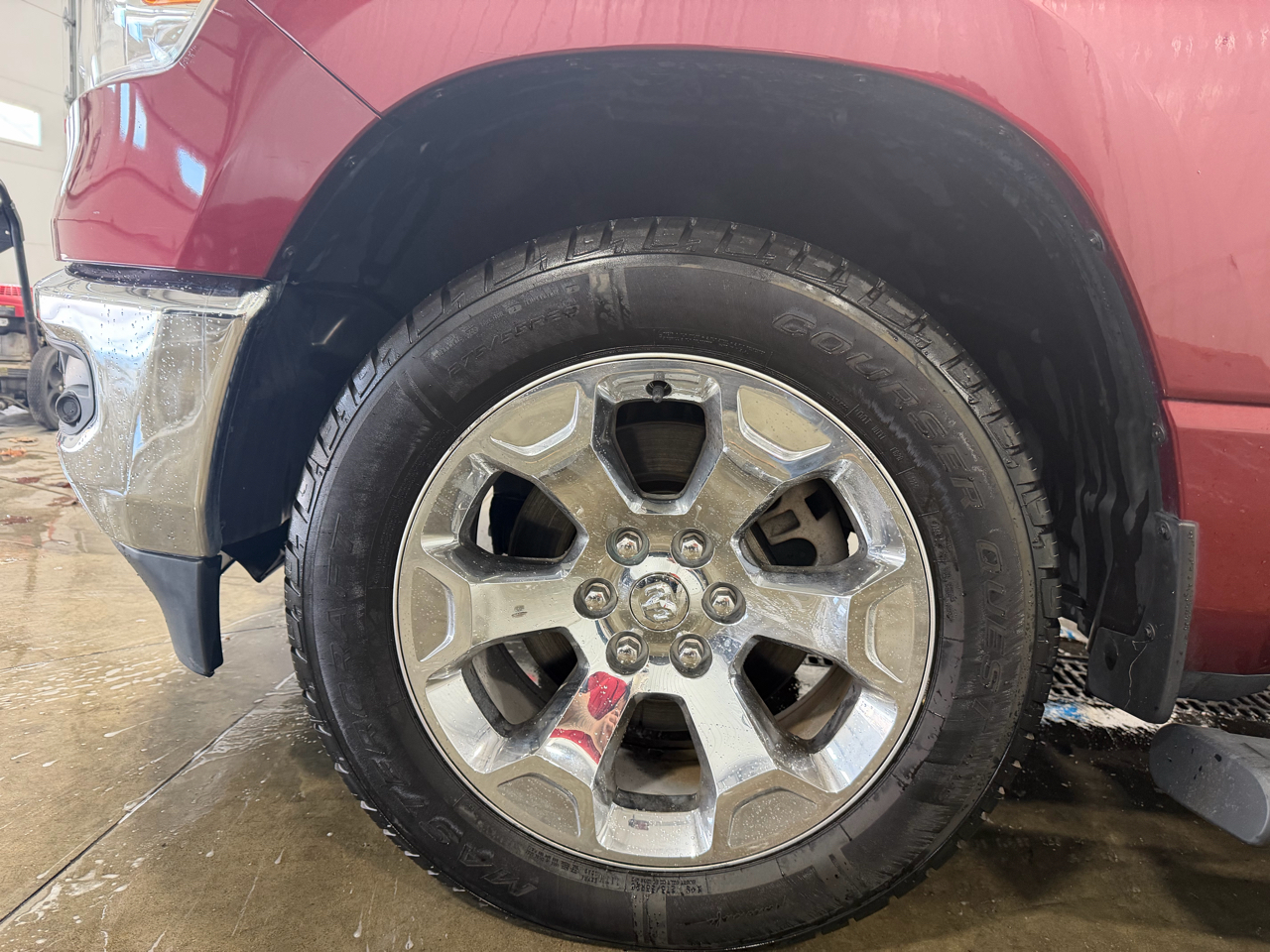 RAM 1500 Big Horn 4x4 Crew Cab 5'7" Box 2020