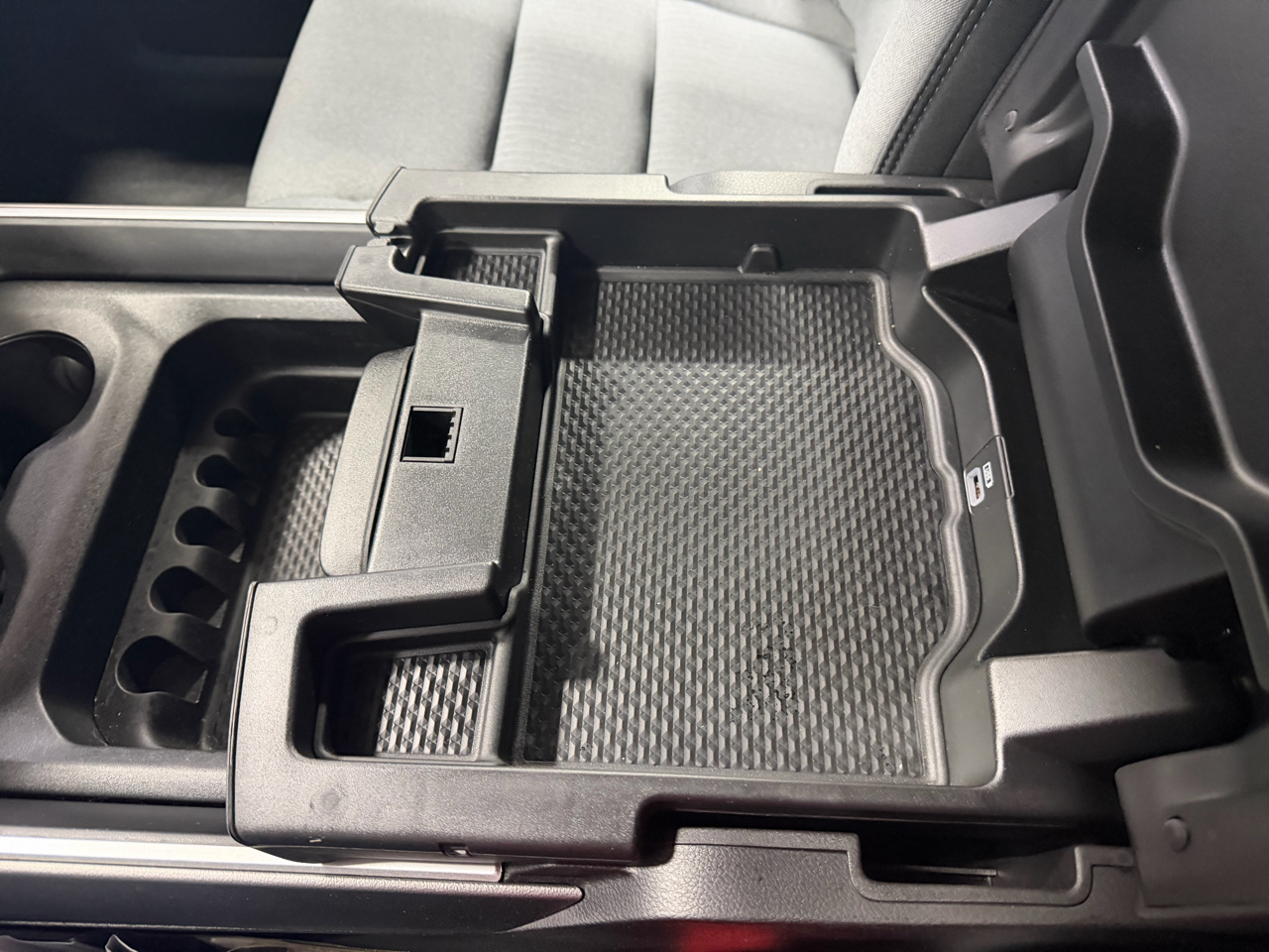 RAM 1500 Big Horn 4x4 Crew Cab 5'7" Box 2020