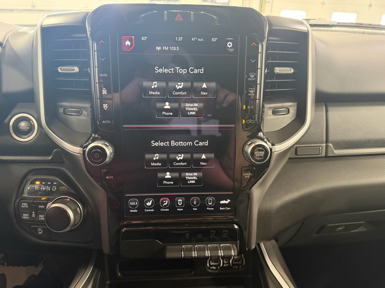 RAM 1500 Big Horn 4x4 Crew Cab 5'7" Box 2020