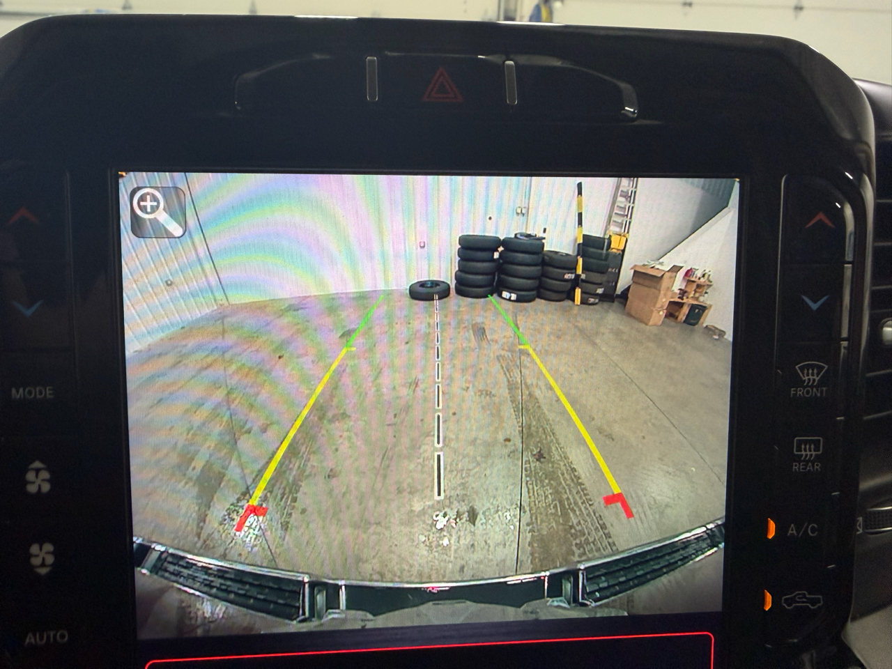 RAM 1500 Big Horn 4x4 Crew Cab 5'7" Box 2020