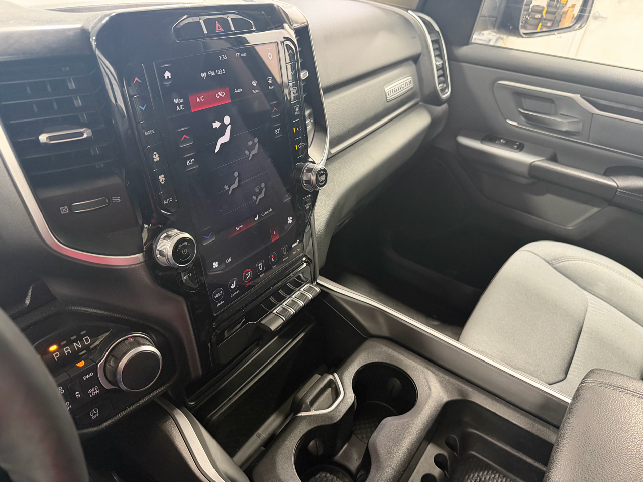 RAM 1500 Big Horn 4x4 Crew Cab 5'7" Box 2020