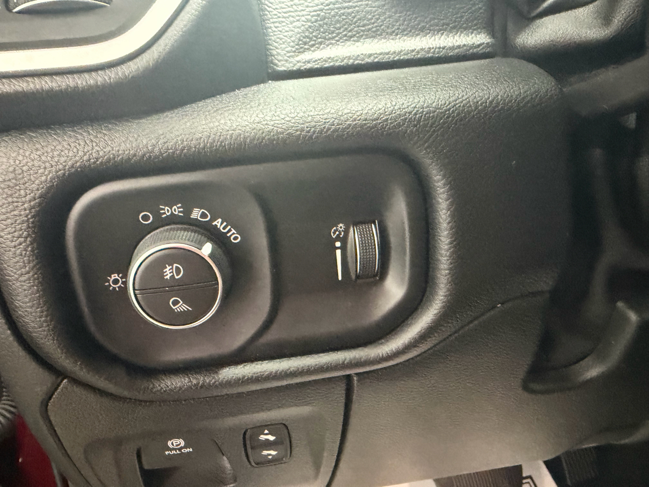 RAM 1500 Big Horn 4x4 Crew Cab 5'7" Box 2020