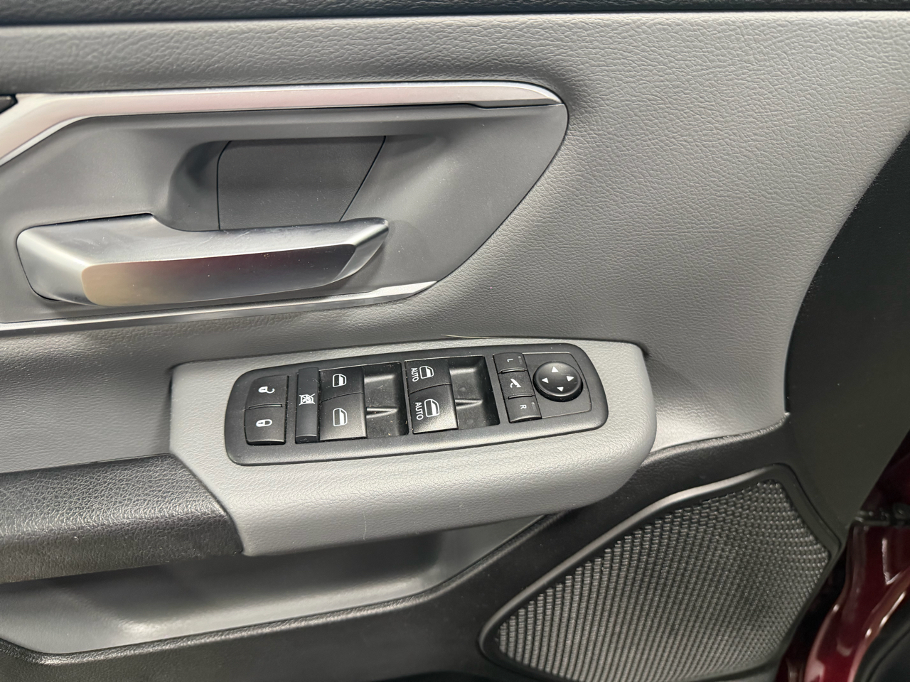 RAM 1500 Big Horn 4x4 Crew Cab 5'7" Box 2020