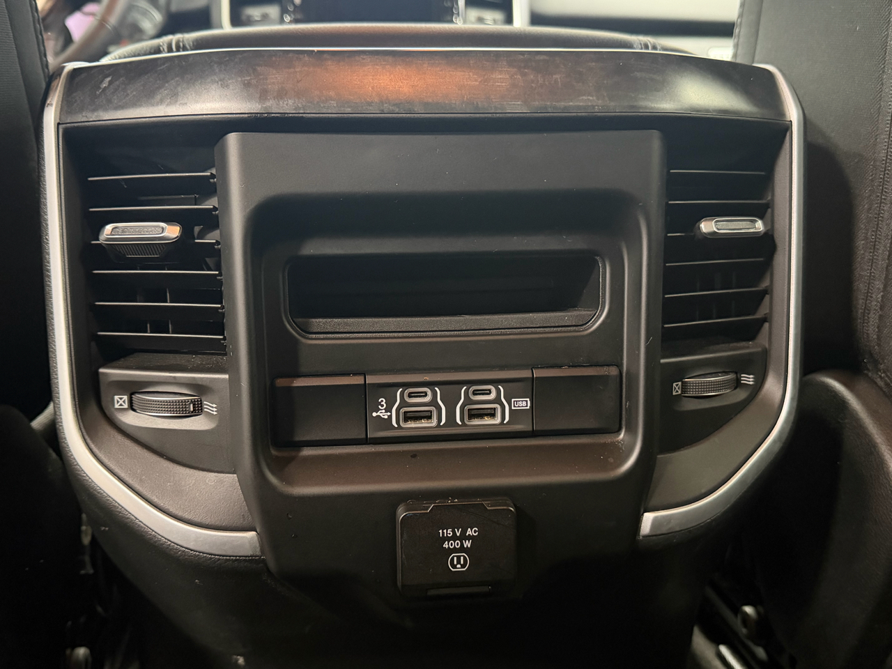 RAM 1500 Big Horn 4x4 Crew Cab 5'7" Box 2020