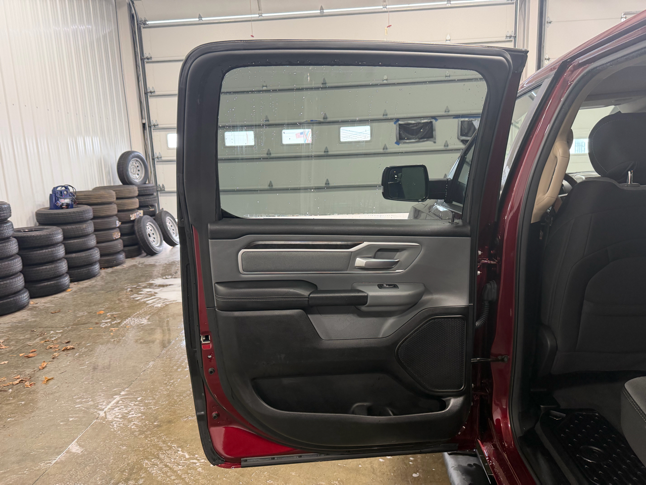 RAM 1500 Big Horn 4x4 Crew Cab 5'7" Box 2020