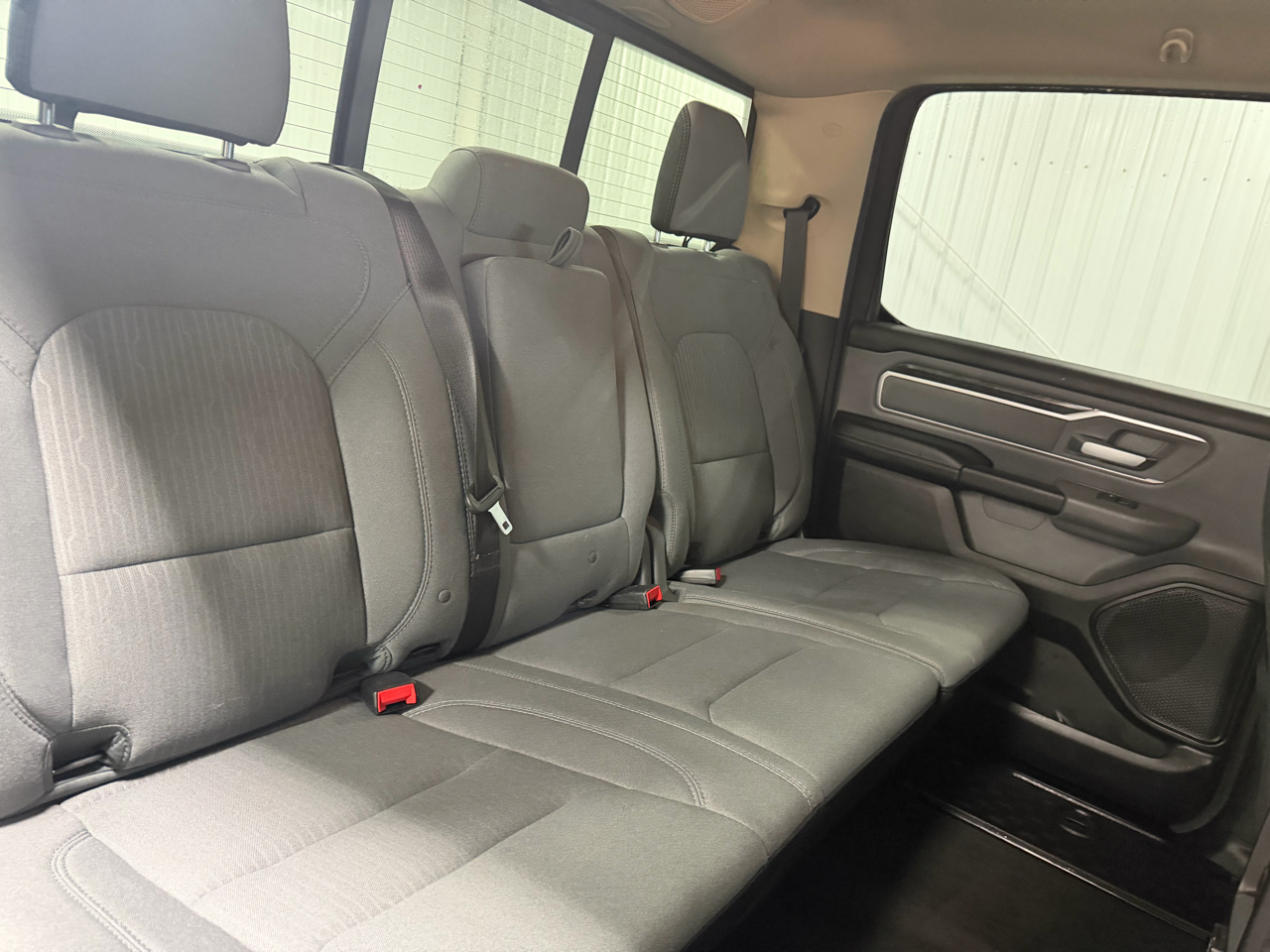 RAM 1500 Big Horn 4x4 Crew Cab 5'7" Box 2020