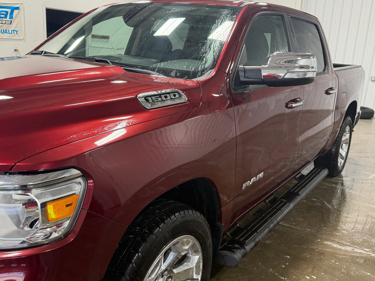 RAM 1500 Big Horn 4x4 Crew Cab 5'7" Box 2020