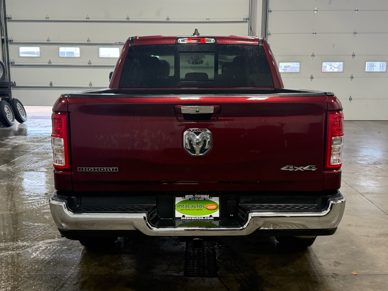RAM 1500 Big Horn 4x4 Crew Cab 5'7" Box 2020