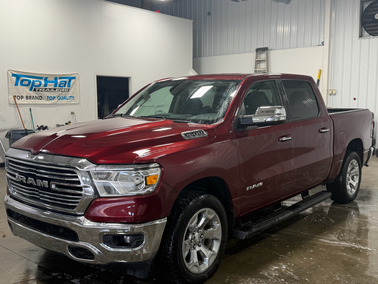 RAM 1500 Big Horn 4x4 Crew Cab 5'7" Box 2020