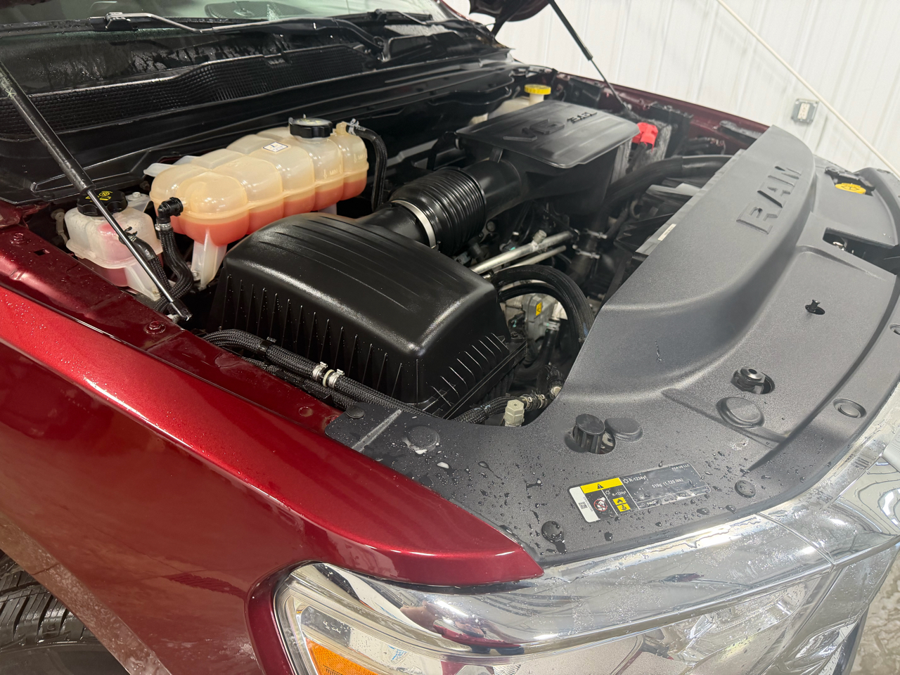 RAM 1500 Big Horn 4x4 Crew Cab 5'7" Box 2020