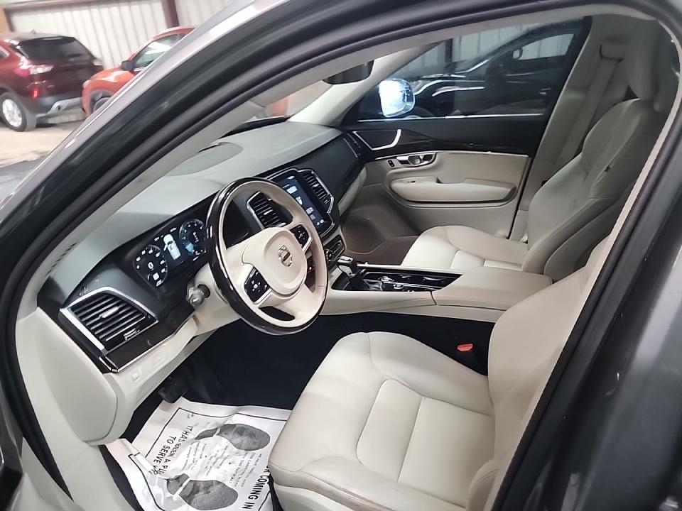 Volvo XC90 T6 AWD 7-Passenger Momentum 2018