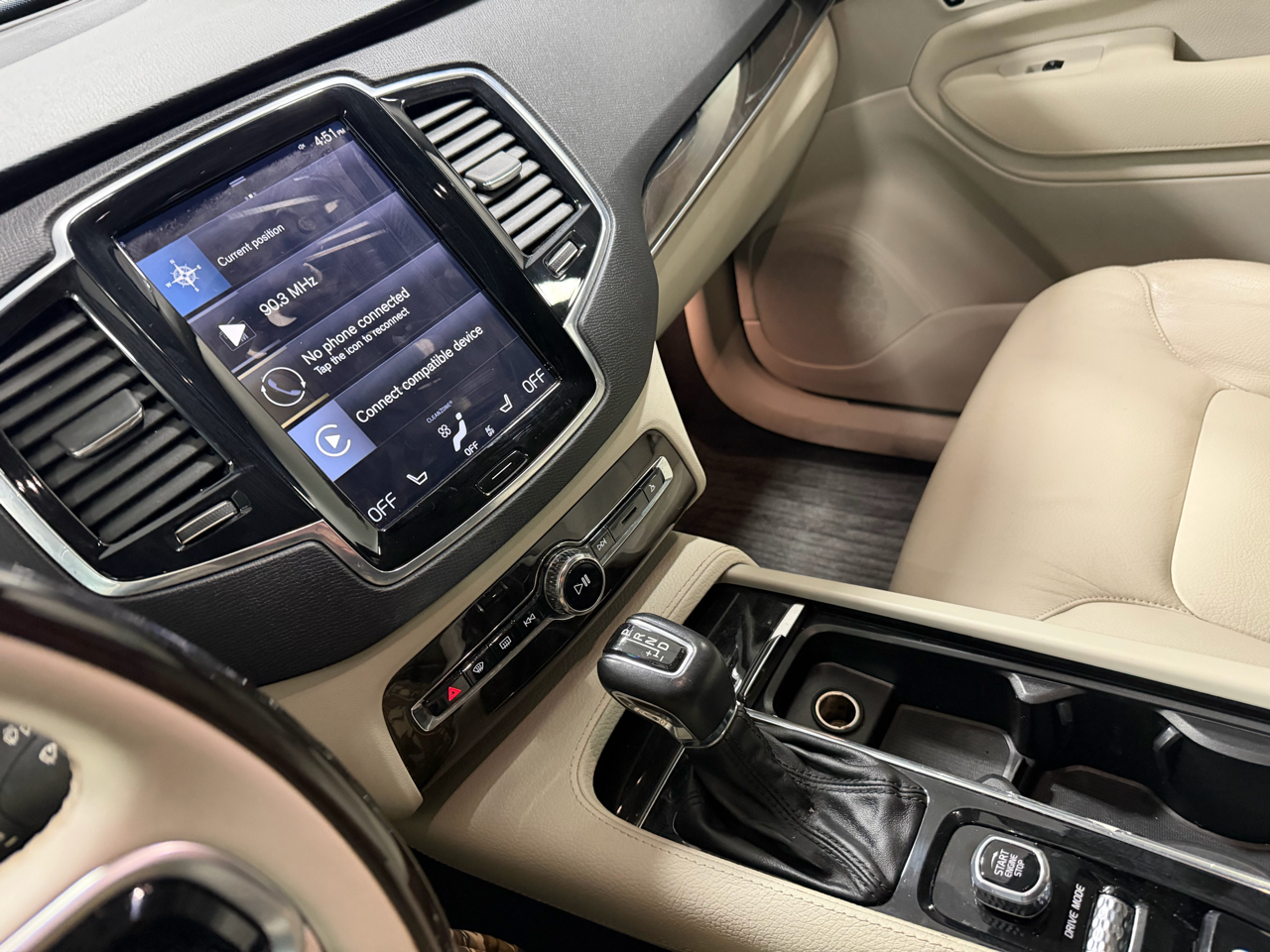 Volvo XC90 T6 AWD 7-Passenger Momentum 2018