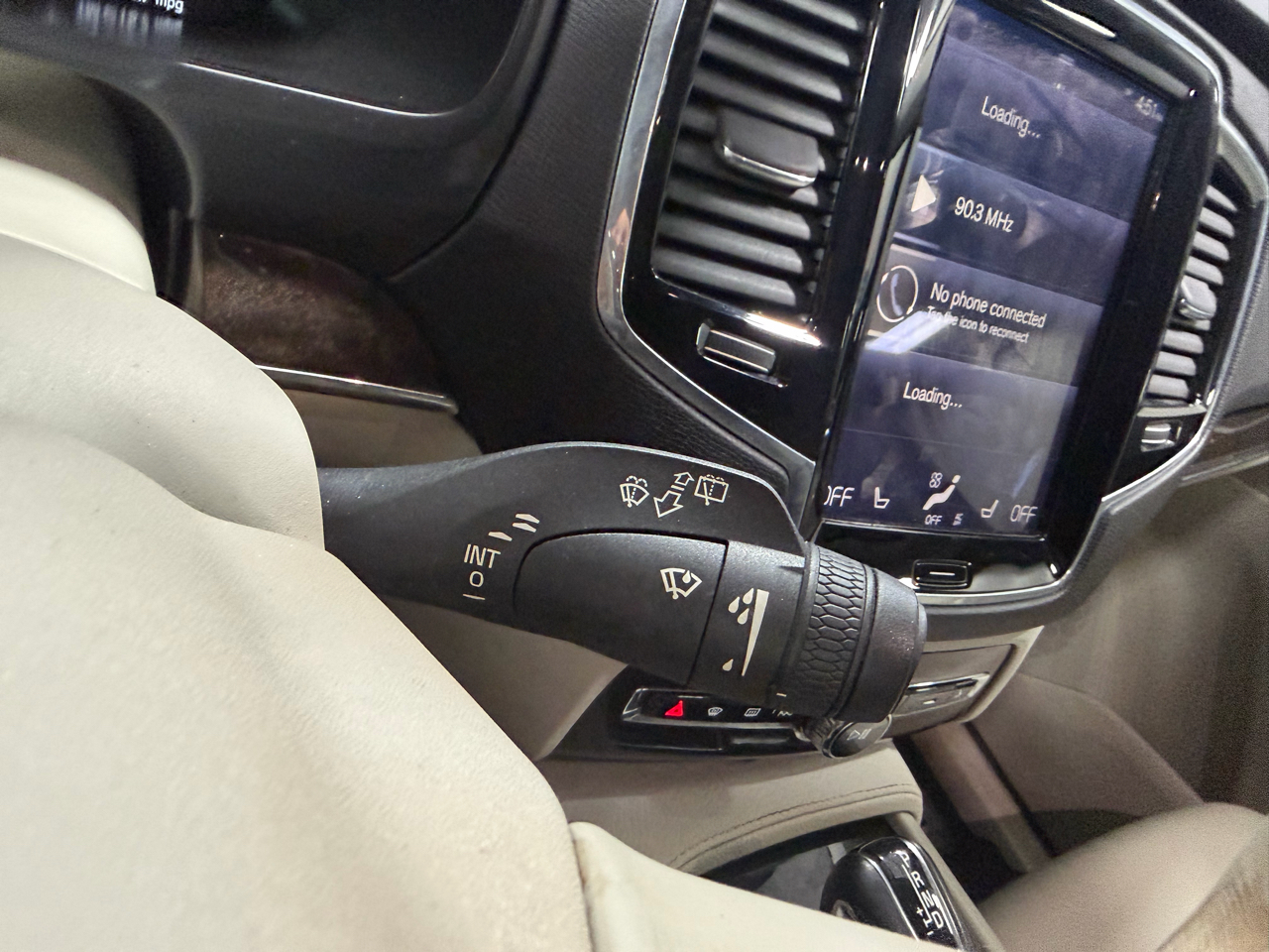 Volvo XC90 T6 AWD 7-Passenger Momentum 2018