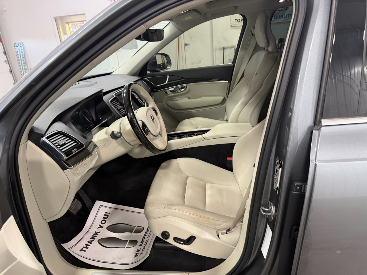 Volvo XC90 T6 AWD 7-Passenger Momentum 2018