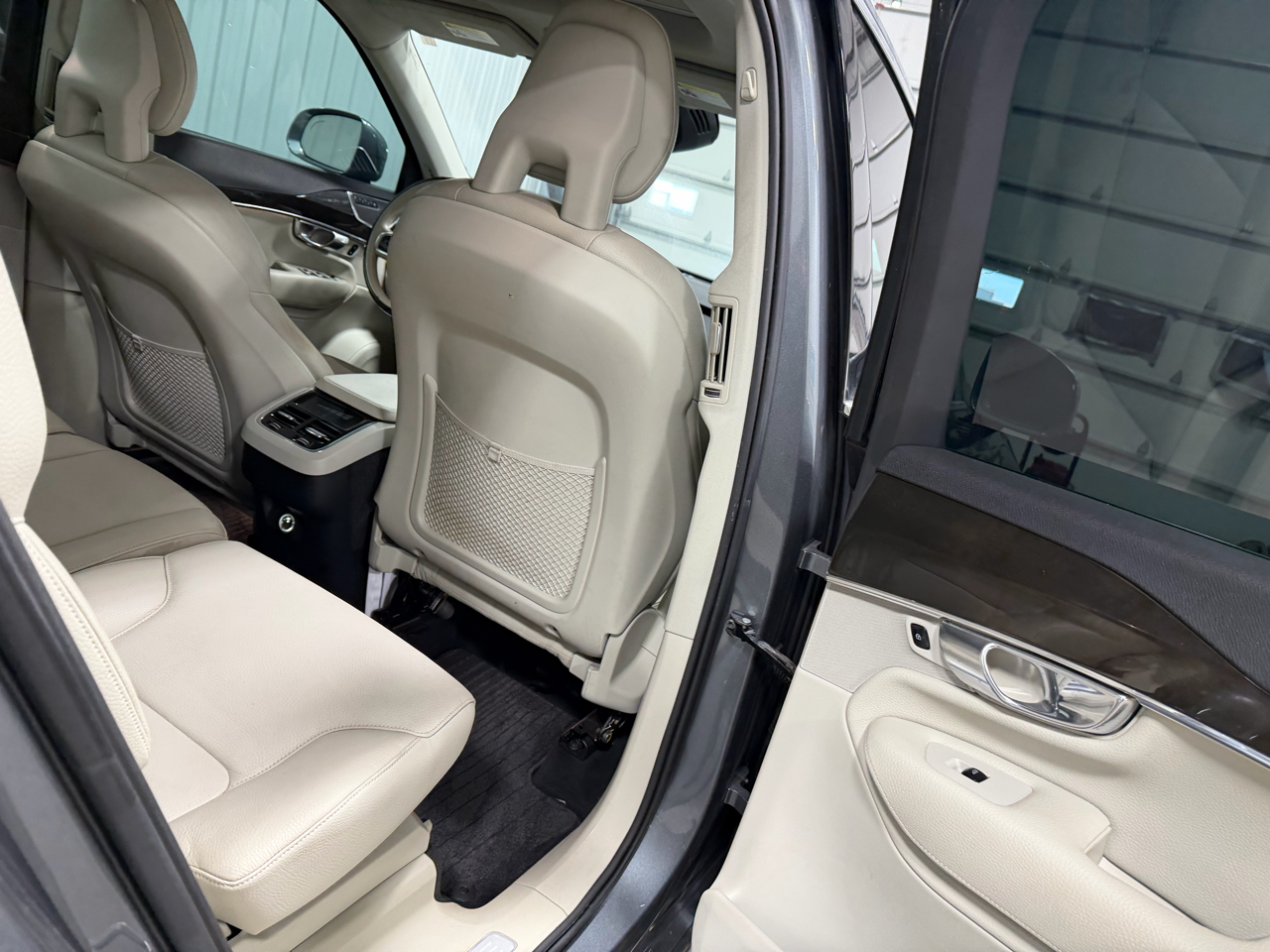 Volvo XC90 T6 AWD 7-Passenger Momentum 2018