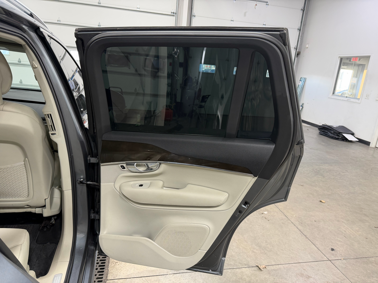 Volvo XC90 T6 AWD 7-Passenger Momentum 2018