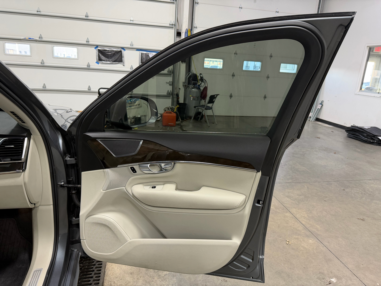 Volvo XC90 T6 AWD 7-Passenger Momentum 2018