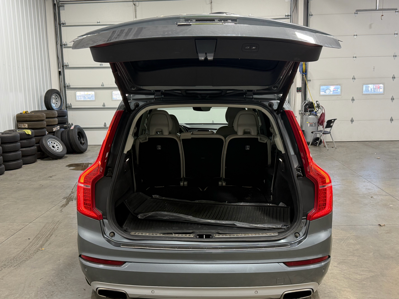 Volvo XC90 T6 AWD 7-Passenger Momentum 2018