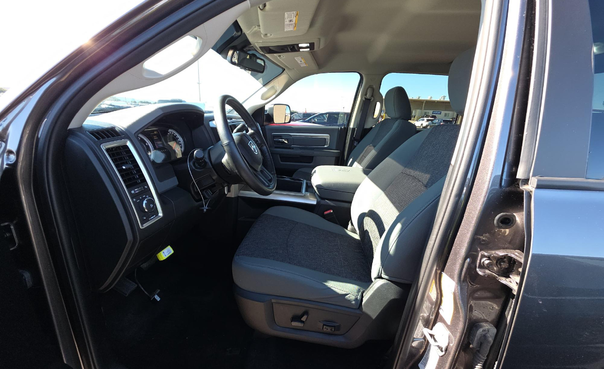 RAM 2500 4WD Crew Cab 149" Lone Star 2015