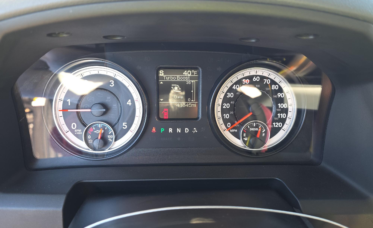 RAM 2500 4WD Crew Cab 149" Lone Star 2015