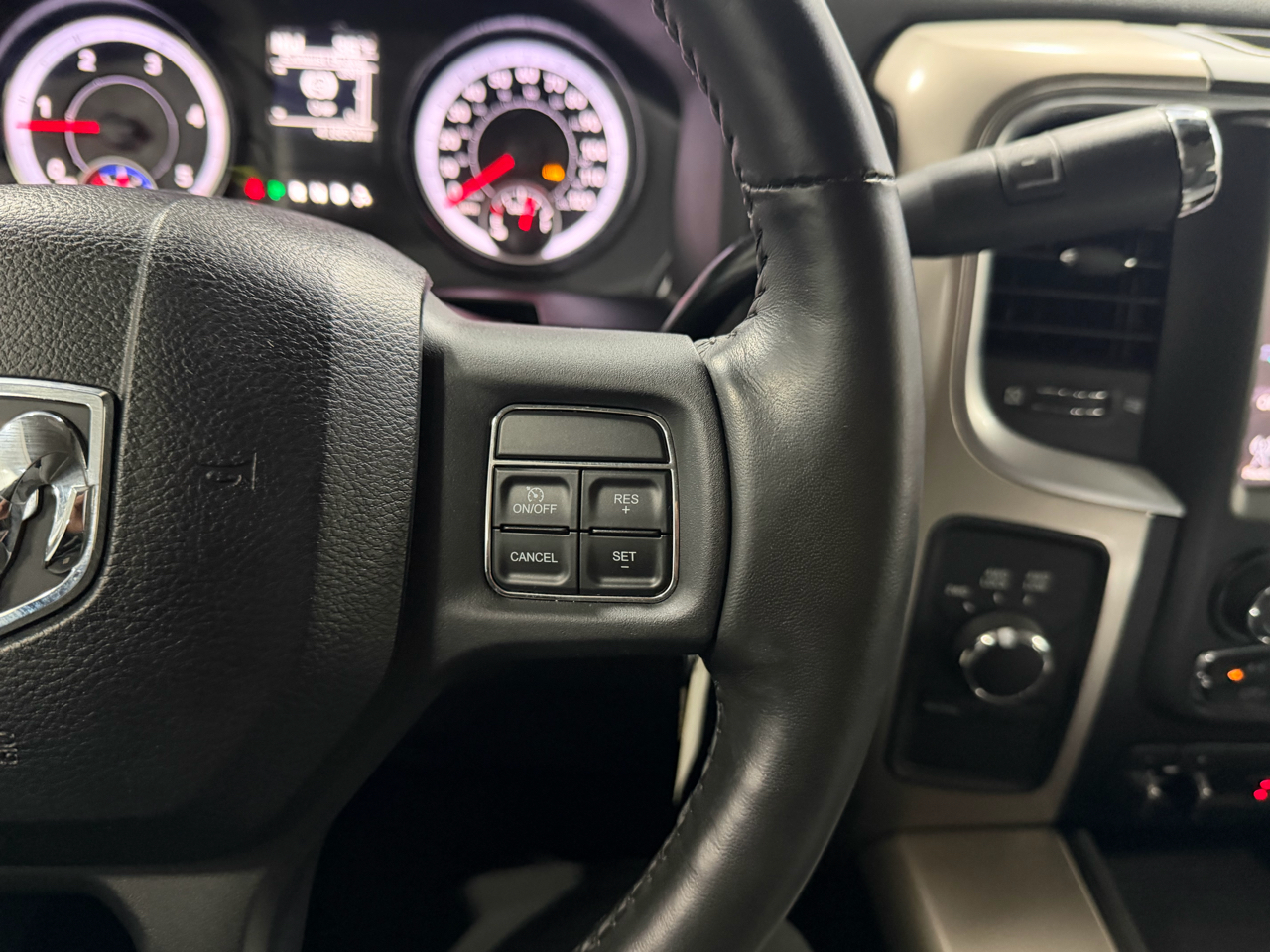 RAM 2500 4WD Crew Cab 149" Lone Star 2015