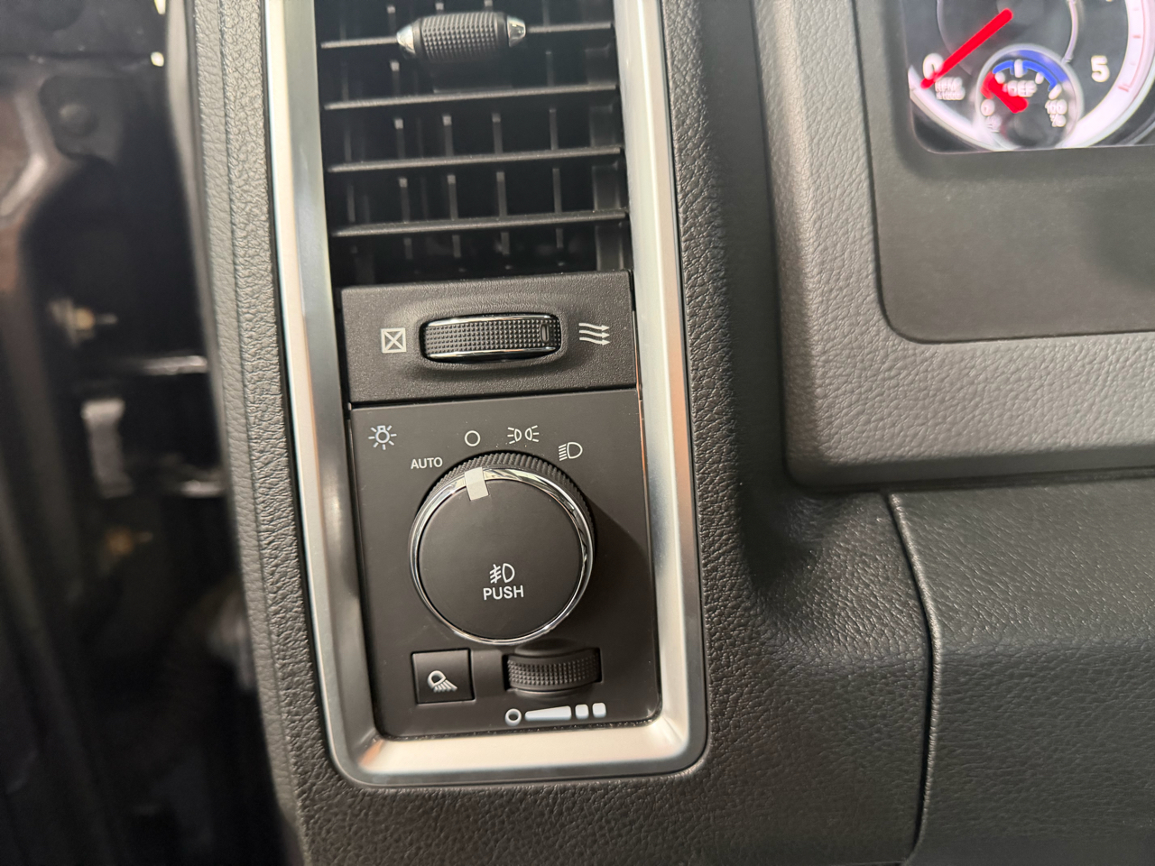 RAM 2500 4WD Crew Cab 149" Lone Star 2015