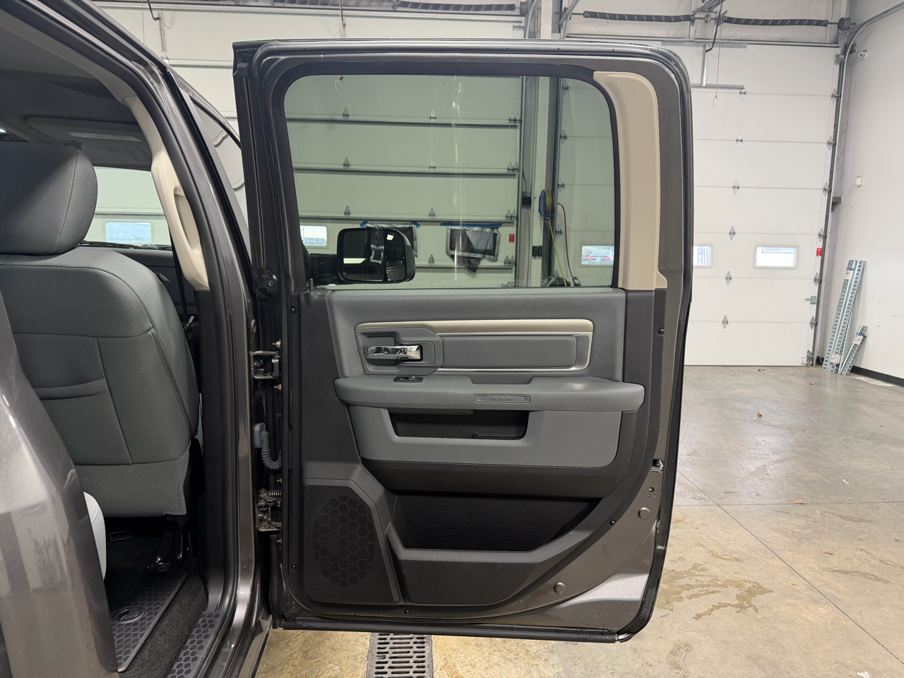 RAM 2500 4WD Crew Cab 149" Lone Star 2015