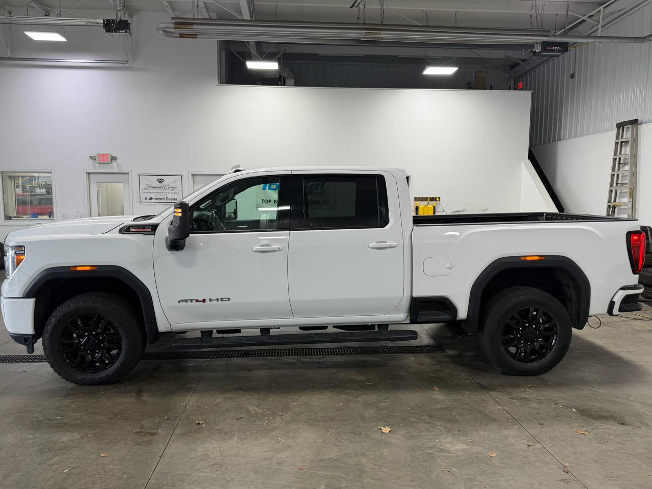 GMC Sierra 3500HD 4WD Crew Cab 159" AT4 2020