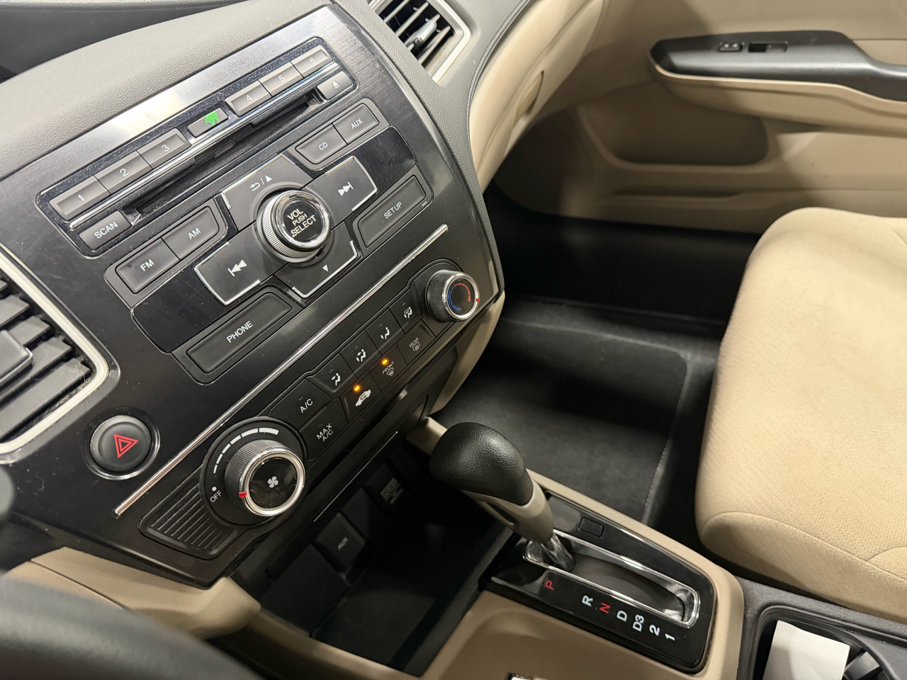 Honda Civic Sdn 4dr Auto LX 2013