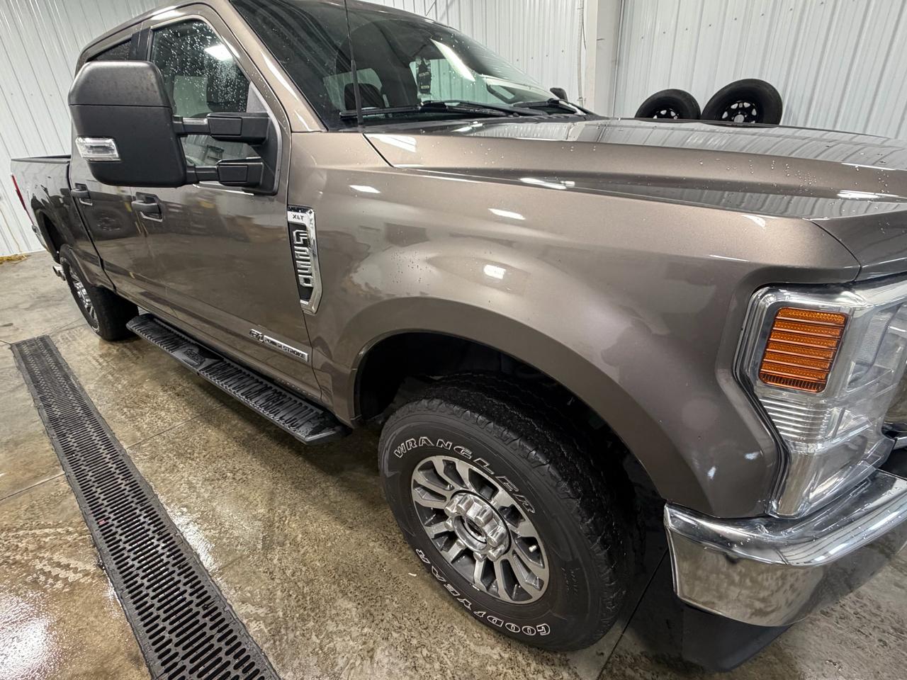 Ford Super Duty F-250 SRW XLT 4WD Crew Cab 8' Box 2020