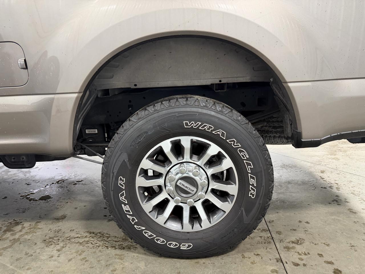 Ford Super Duty F-250 SRW XLT 4WD Crew Cab 8' Box 2020