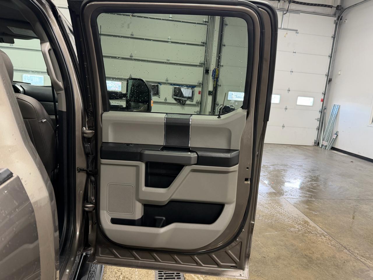 Ford Super Duty F-250 SRW XLT 4WD Crew Cab 8' Box 2020