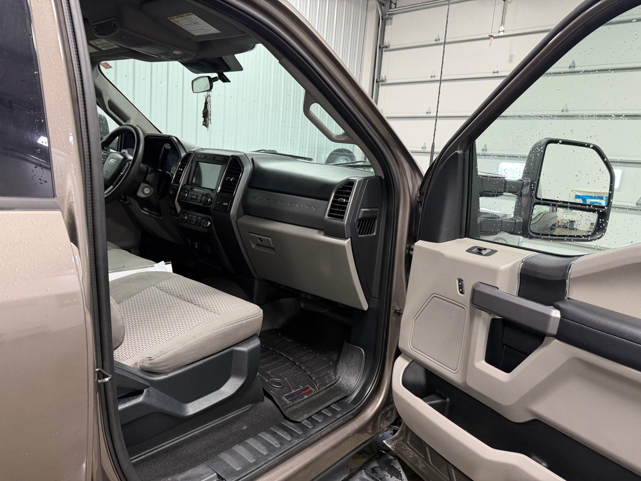 Ford Super Duty F-250 SRW XLT 4WD Crew Cab 8' Box 2020