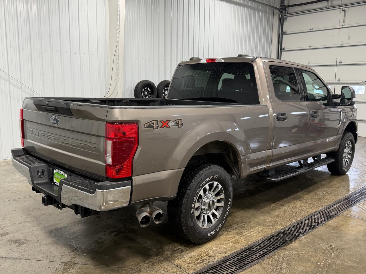 Ford Super Duty F-250 SRW XLT 4WD Crew Cab 8' Box 2020