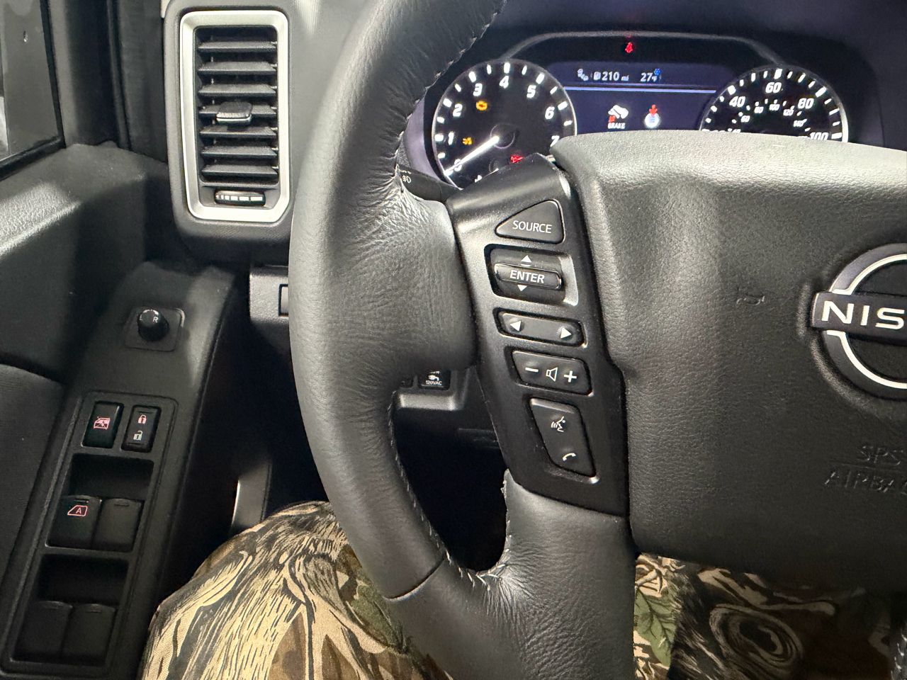 Nissan Frontier Crew Cab 4x4 SV Auto 2023