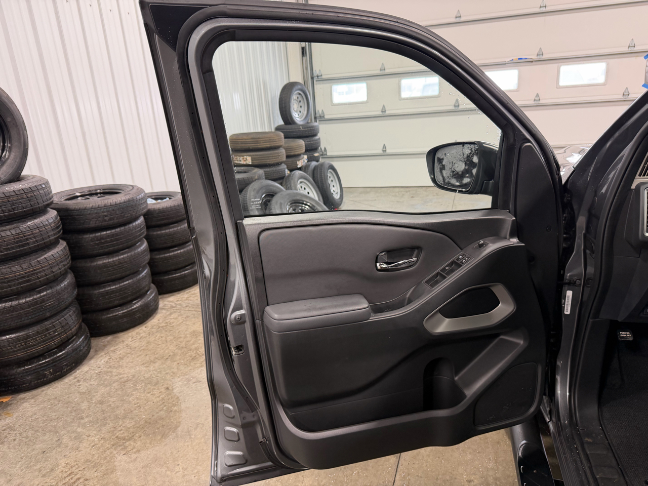 Nissan Frontier Crew Cab 4x4 SV Auto 2023