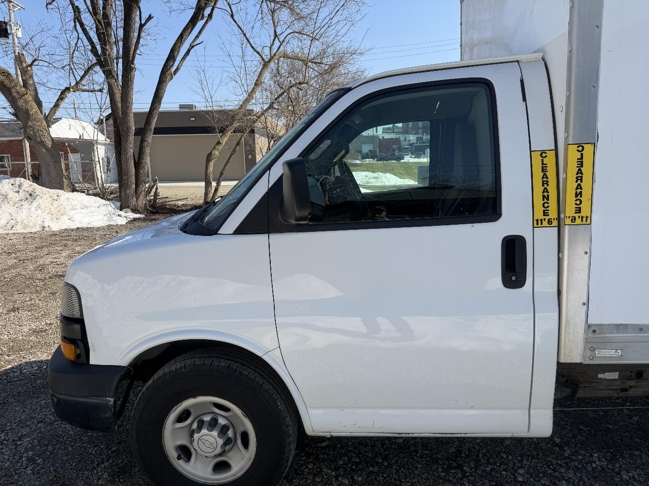 Chevrolet Express Commercial Cutaway 3500 Van 139" 2018