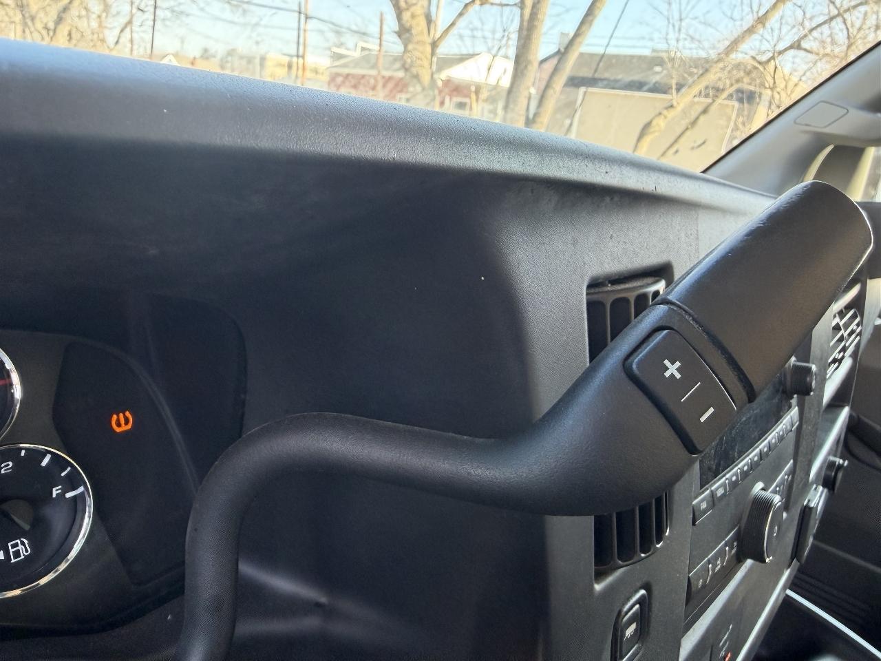 Chevrolet Express Commercial Cutaway 3500 Van 139" 2018