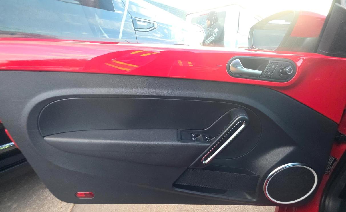 Volkswagen Beetle Convertible 2dr Auto 1.8T 2015