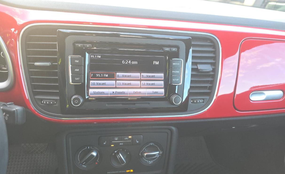 Volkswagen Beetle Convertible 2dr Auto 1.8T 2015